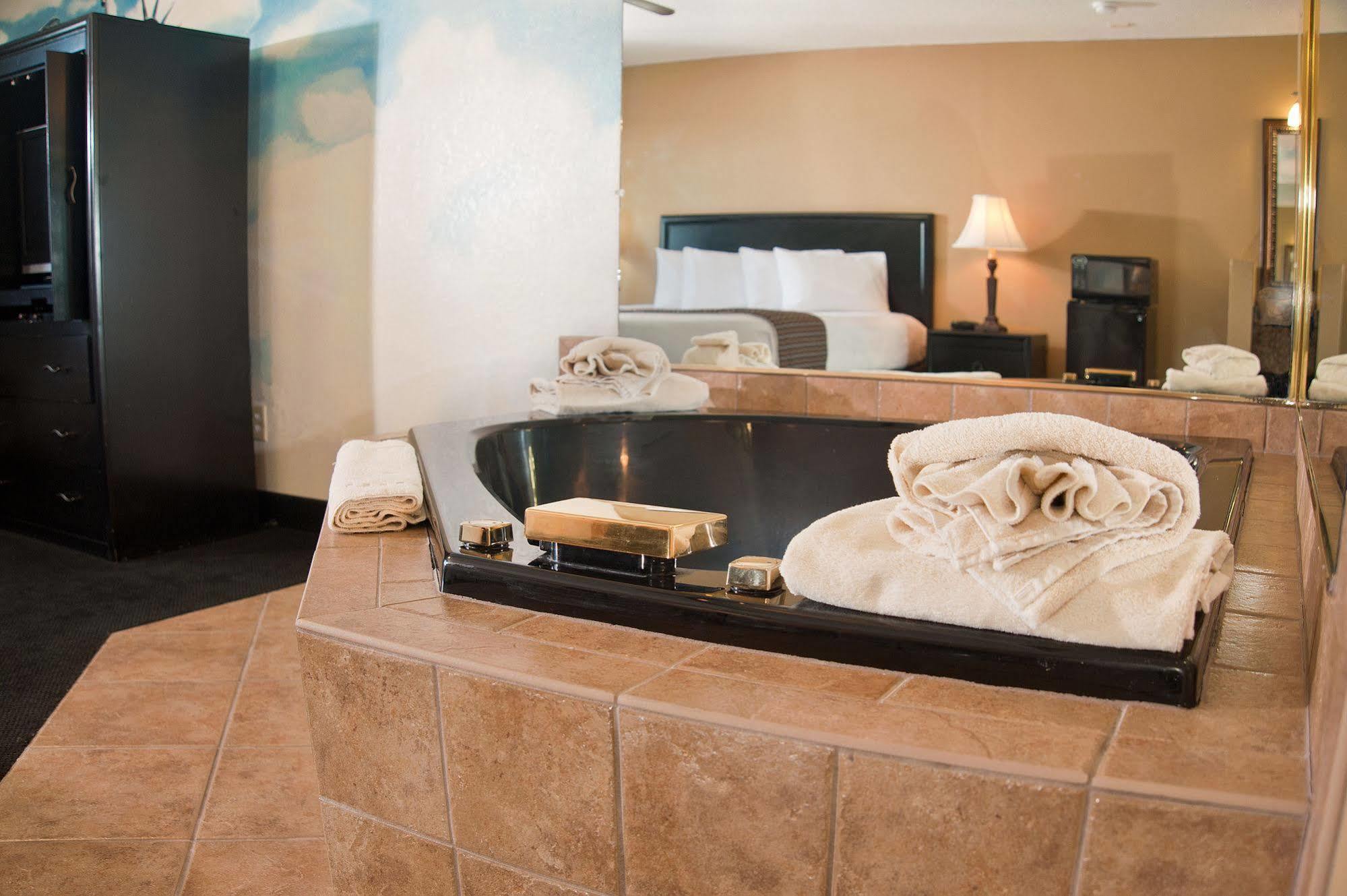 The Stone Castle Hotel & Conference Center Branson Ngoại thất bức ảnh